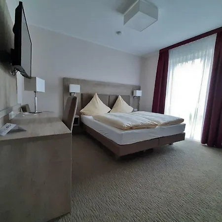 فندق مبيت وإفطار Haidhus 3*